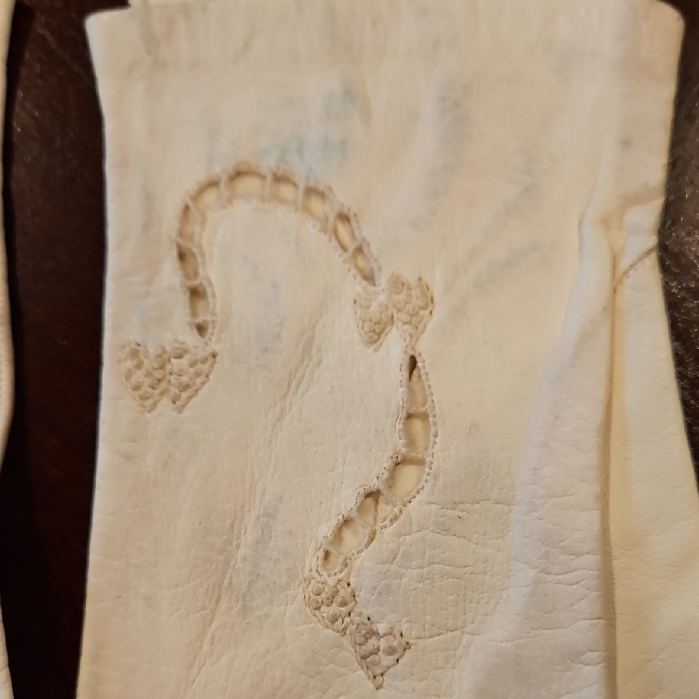 Vintage Womens Leather Gloves Set of 3 in Cream, Black, and Brown - Picture 5 of 11